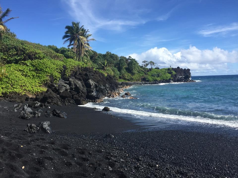 punalu-u-black-sand-beach